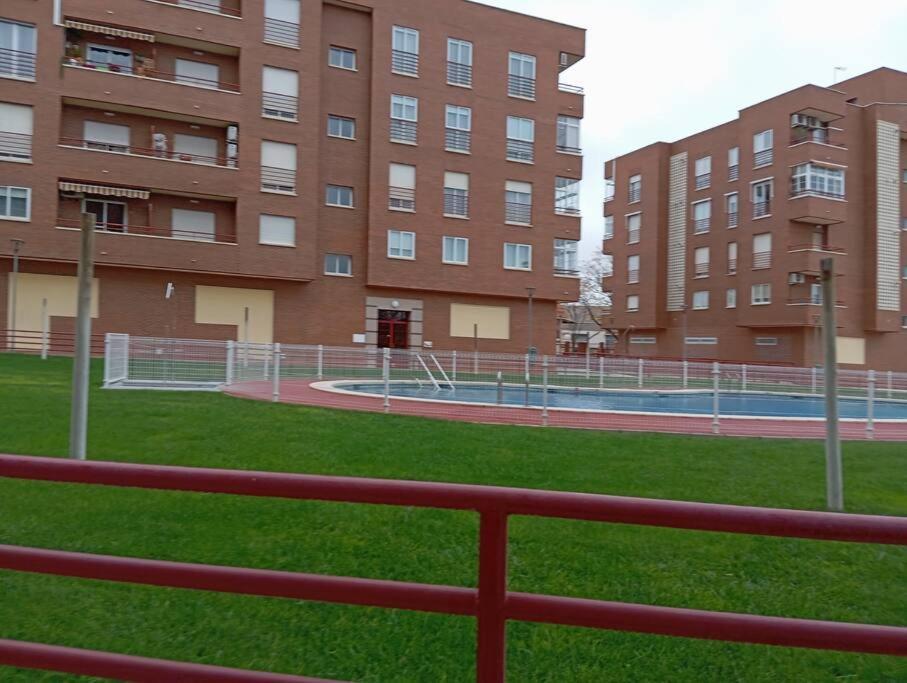 Buen Lugar Trabajo Y Familiar Apartment Ciudad Real Luaran gambar